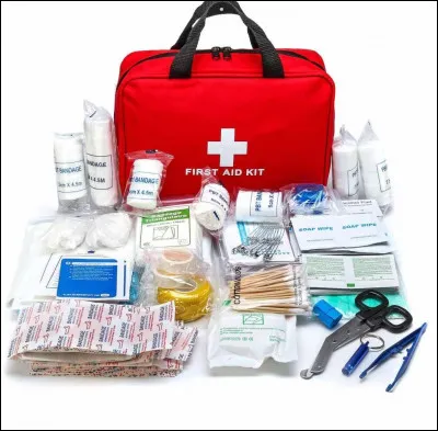 Quelle est la composition de ta trousse de premier secours chez toi ?