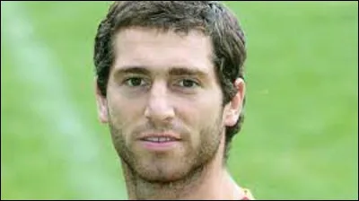 Sport : 
Assassiné à Paris le 19 mars 2022 par balles à l'âge de 42 ans, suite à une altercation à la terrasse d'un bar, Federico Martin Aramburu est un ancien joueur de rugby de la sélection argentine. Il évolua durant sa carrière dans différents clubs français.
Parmi ces trois clubs, dans lequel n'a-t-il jamais joué ?