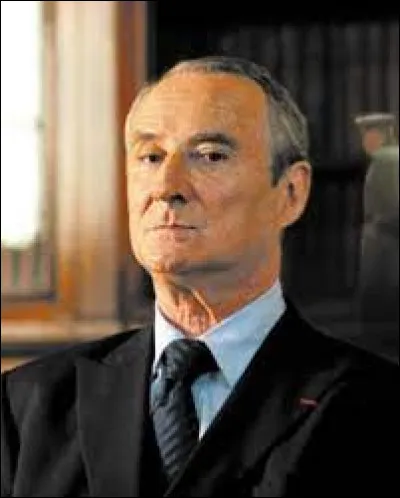 Dans quel film Daniel Prévost incarne-t-il Lucien Cheval, un contrôleur fiscal ?