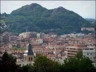 Lequel de ces chanteurs français est né à Saint-Étienne ?