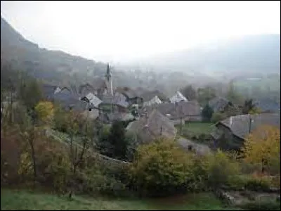 Nous terminons notre balade en Auvergne-Rhône-Alpes, à Verel-Pragondran. Village d'Auvergne-Rhône-Alpes, dans le Grand Chambéry, il se situe dans le département ...