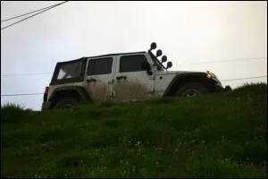 A qui appartient cette voiture ? Jeep