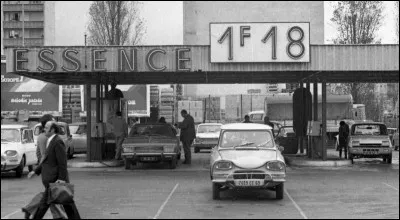 Si le litre d'essence en 1973 était à 1,18 francs, était-il pour autant plus cher qu'aujourd'hui, comparé au Smic horaire ?
