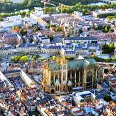 Quel principal ministre dÉtat royal a été élu évêque de Metz à la suite de la Fronde ?