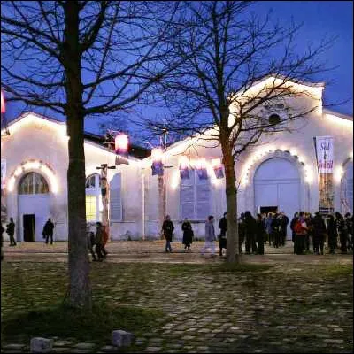 Quel artiste et metteur en scène a fondé le Théâtre du Soleil en 1964 ?