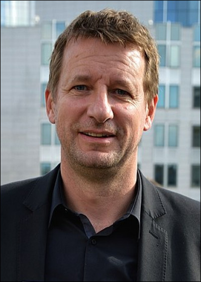 Quand est né Yannick Jadot ?