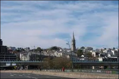 Nous sommes en Île-de-France, à Saint-Cloud. Ville de l'arrondissement de Nanterre, en face du bois de Boulogne, elle se situe dans le département ....