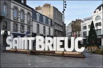 Quel est le nom des habitants de Saint-Brieuc (C&ocirc;tes-d'Armor) ?