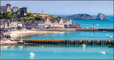 Antoine habite &agrave; Cancale (Ille-et-Vilaine). C'est donc un ...