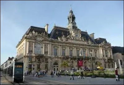 Tours est la préfecture de ...
