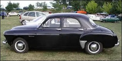 Sortie en 1951, produite jusqu'en 1960, ce modèle a été la première routière familiale de la régie Renault :
