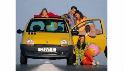 Cette voiture est une ...