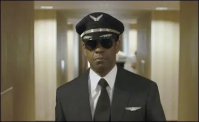 Qui est le réalisateur du film "Flight" sorti en 2012 racontant l'histoire d'un pilote chevronné mais au passif alcoolique ?