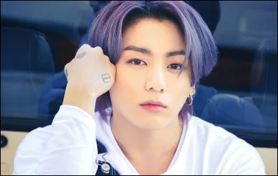 D'après les rumeurs, qui sort avec Jungkook de BTS ?