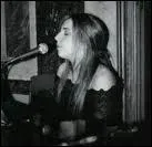 A quel ge a-t-elle crit ses premires chansons ?