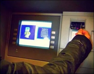 Où dispose-t-on d'un distributeur de billets qui s'exprime en latin ?