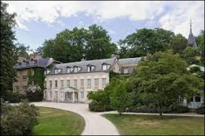 Quel écrivain rachète en 1807 le domaine de la vallée aux Loups, à Châtenay-Malabry ?