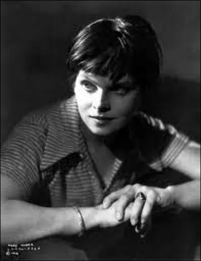 Quel est le nom de cette lady ?