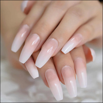 Aimes-tu les faux ongles ?