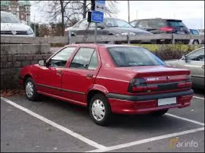 La version 4 portes de la Renault 19 portait le nom de ...