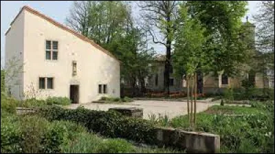 Nous terminons ce quizz à la maison natale de Jeanne d'Arc. Nous serons à ...