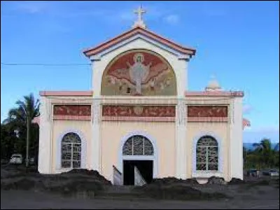Quel est ce monument, que l'on rencontre à Sainte-Rose (Réunion) ?