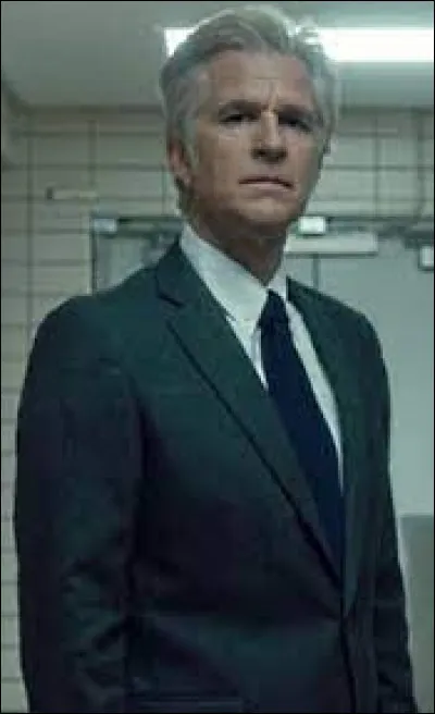 Comment se nomme la personne qu'Eleven surnomme "Papa" ? (saison 1)