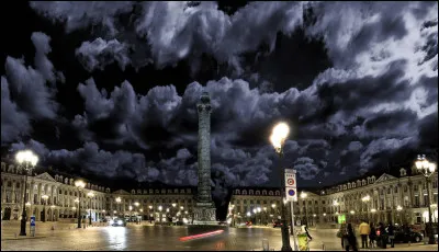 Quel monument parisien est fait du bronze des canons russes et autrichiens pris à la bataille d'Austerlitz ?