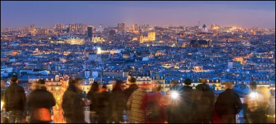 Qui est l'interprète du titre "Paris s'éveille" ?