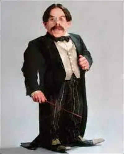 Qui est celui qui enseigne les sortil&egrave;ges ?