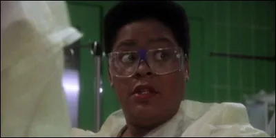 Comment se prénomme cette infirmière en chef ?