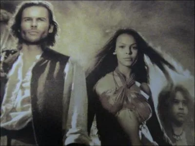 Dans le film ' La Machine  explorer le temps ' le physicien Alexander Hartegen ( Guy Pearce ) voit la lune dvaster la ville de New - York. En quelle anne se trouve t-il alors ?