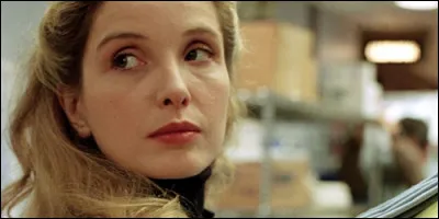 Comment s'appelle cette actrice fran&ccedil;aise qui incarne le r&ocirc;le de la jeune Nicole ?