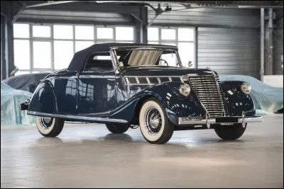 Aujourd'hui largement oubliée, cette élégante voiture nous rappelait que les constructeurs généralistes français étaient capables de faire du haut de gamme. Quel est ce modèle ?