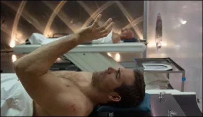 Dans ..., Ryan Reynolds joue le personnage de Ben Kingsley.