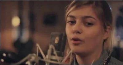 Complétez : "La mère à...