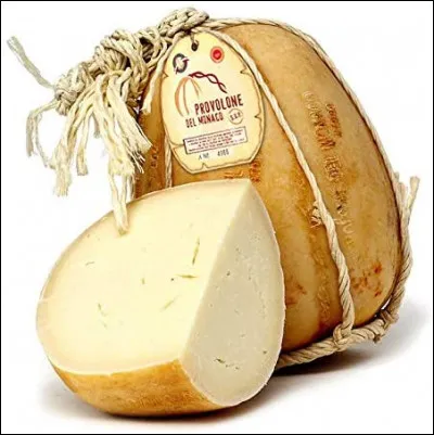 Quel est le nom de ce fromage italien de forme ronde, au lait de vache qui peut être doux ou épicé ?