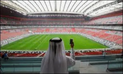 Combien de stades le Qatar possède-t-il pour accueillir les compétiteurs ?