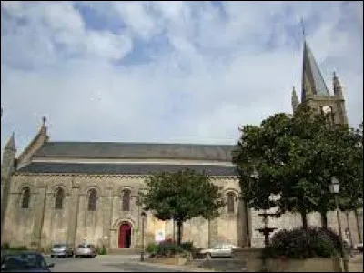 Je vous emmène dans les Pays-de-la-Loire, à Mortagne-sur-Sèvre. Ville de l'arrondissement de La Roche-sur-Yon, sur la Sèvre Nantaise, elle se situe dans le département ...