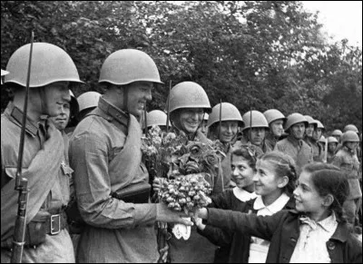 En juin et juillet 1940, l'armée rouge entre en Bessarabie en Bucovine du nord : pour quelle raison ?
