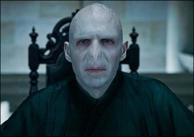 V : Voldemort : De quelle famille de sang-pur descend-il ?
