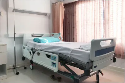 Maintenant, encha&icirc;nons sur les questions de soci&eacute;t&eacute;. Pensez-vous que l'&Eacute;tat doit l&eacute;galiser le suicide m&eacute;dicalement assist&eacute; ?