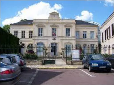 Ville francilienne de la Grande Couronne, Maule se situe dans le département ...