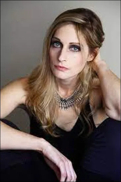 Quel est le nom de cette lady ?