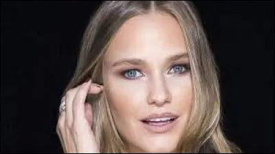 Quel est le nom de cette actrice ?