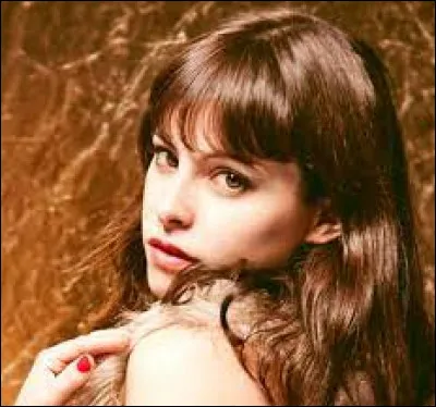 Quel est le nom de cette actrice ?