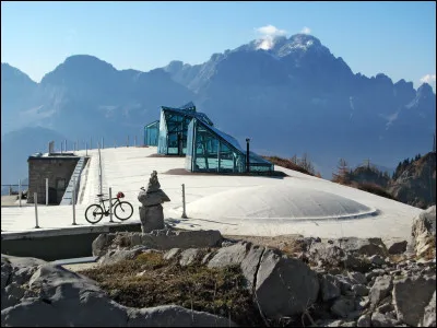 Dans quel massif montagneux se trouve le "Monte Rite" (en Italie) ?