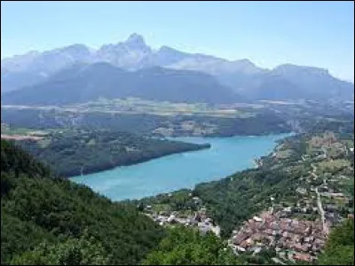 Dans quel département la commune de Corps est-elle située ?