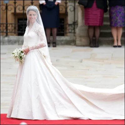 De quel créateur est la robe de mariée de Kate Middleton ?
