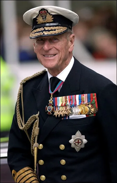 Dans quelle force navale le prince Philip a-t-il fait carrière ?